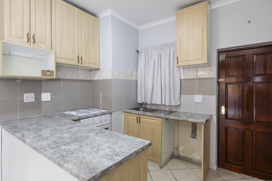2 Bedroom Property for Sale in Gordons Bay Central Western Cape